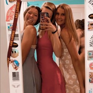 Meet your Posher, Ella